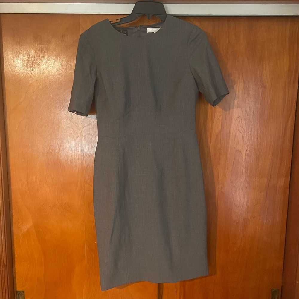 Brooks Brothers Gray Sheath Dress Knee-Length Short Sleeve Cocktail
